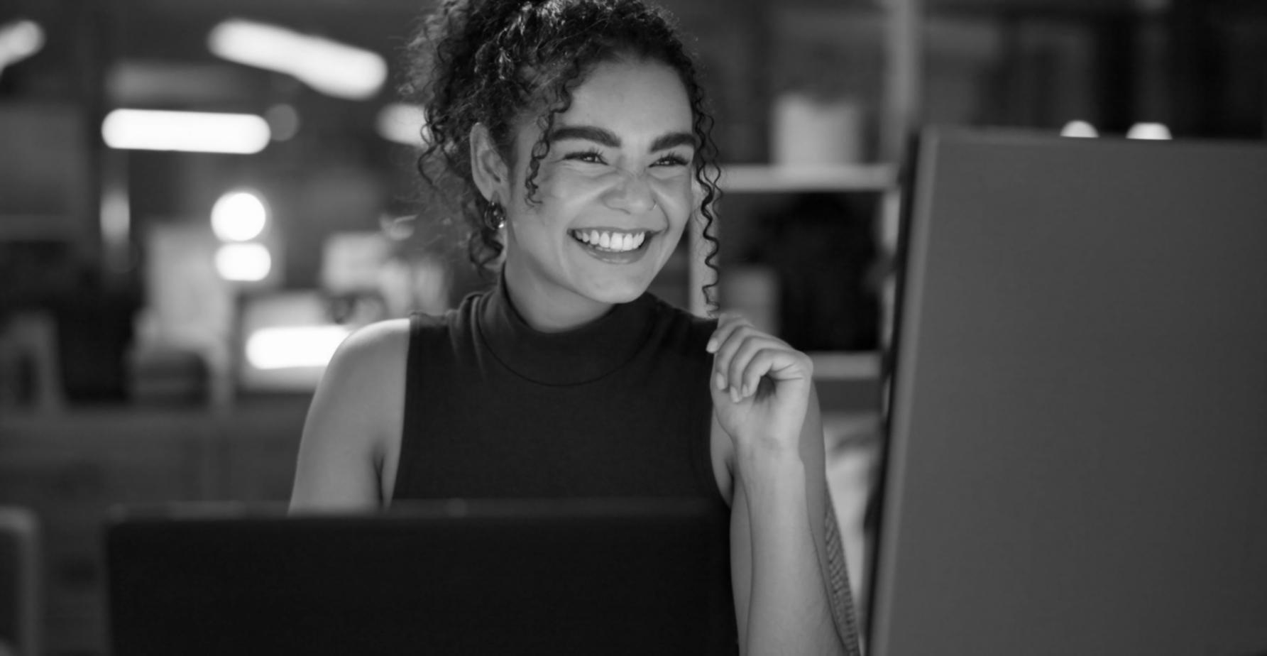 Sesión práctica de análisis financiero con equipos empresariales